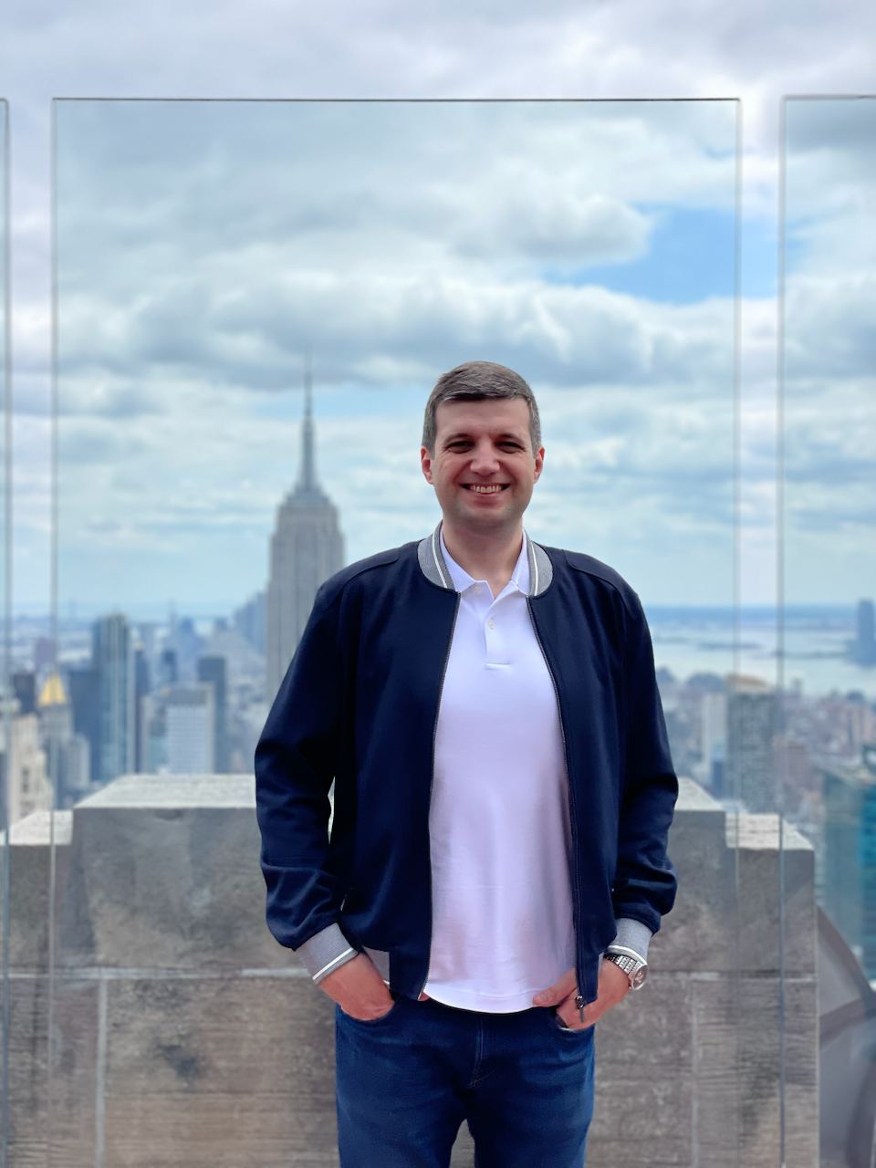 Ігор Івіцький - Associate Professor з досвідом викладання у 5 країнах. Засновник онлайн-школи реклами Google для підприємців.